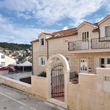 3 Bedroom Awesome Apartment In Pucisca Exterior foto